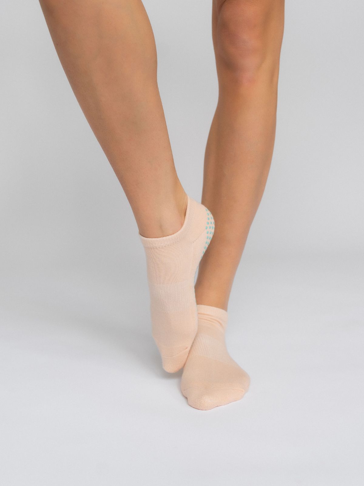 Low rise non-slip women's  Pilates and yoga grip socks – creamy with green grip