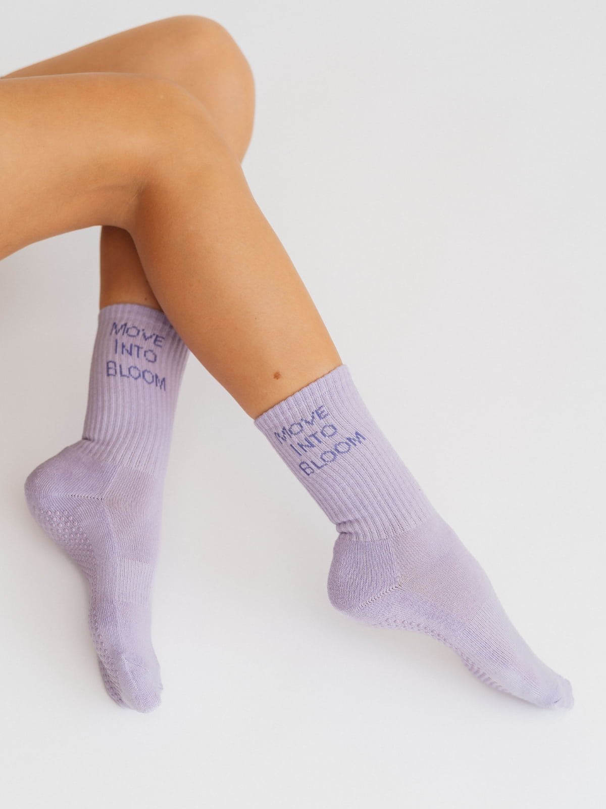 Pilates and yoga grip socks – trending purple