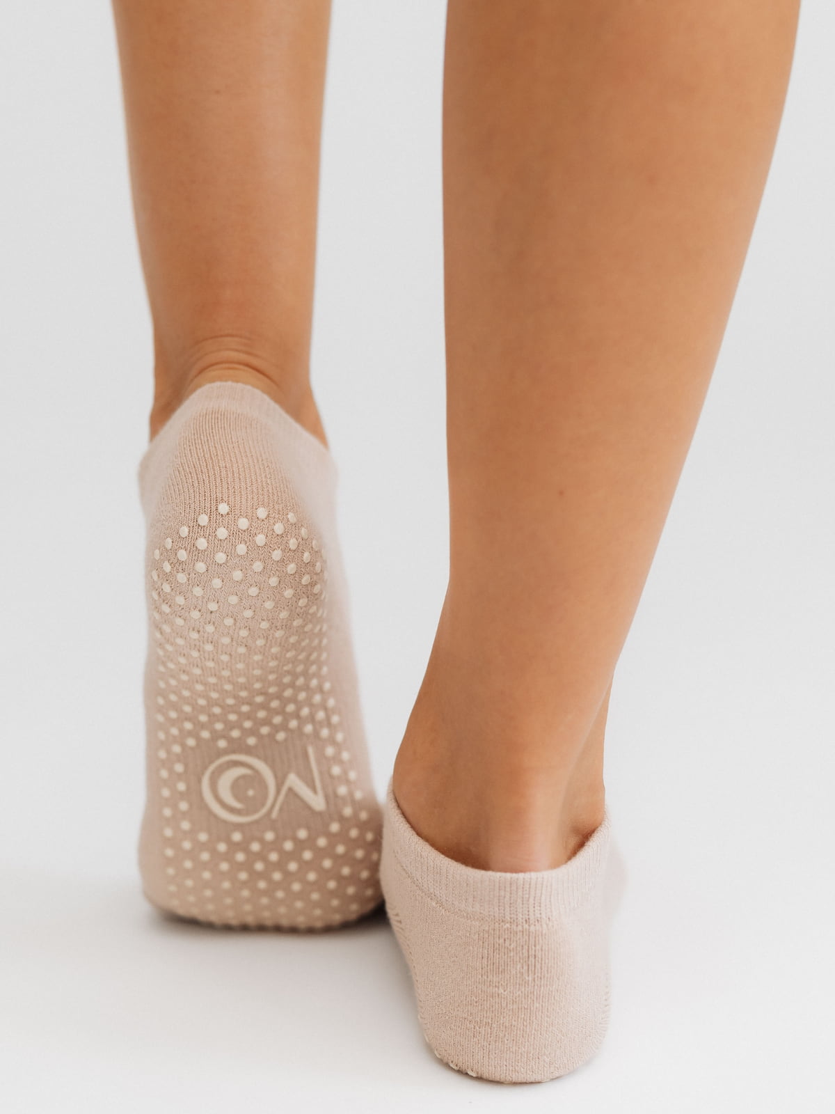 Non-slip trending women's grip socks for Pilates and yoga 