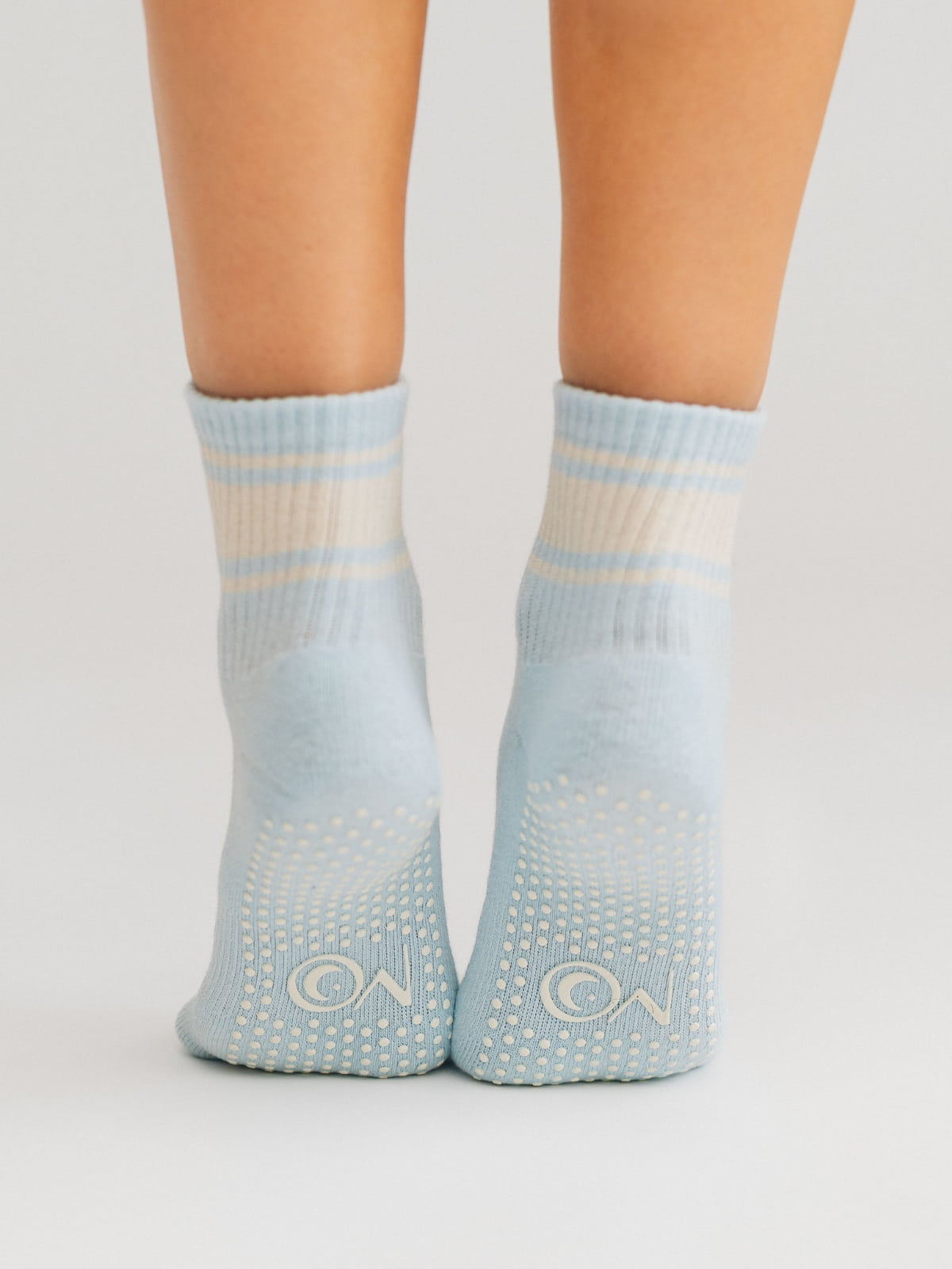 Non-slip trending women's grip socks for Pilates and yoga 