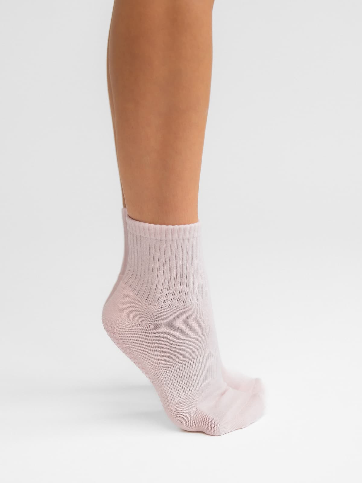 Cozy grip socks for Pilates and yoga – soft pink