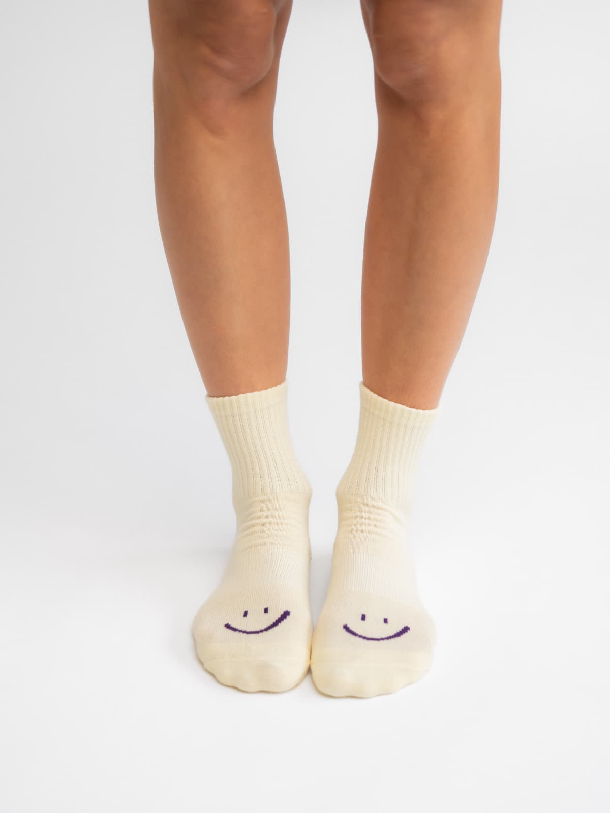 Women's non-slip grip socks for Pilates and yoga – yellow with purple smile and grip
