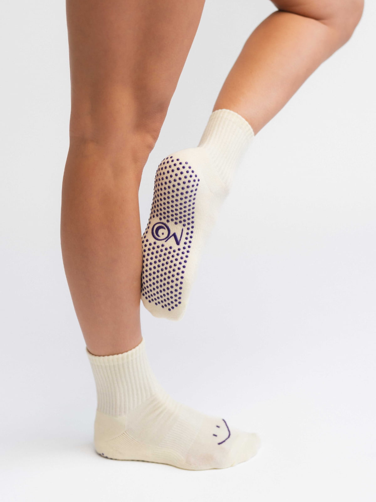 Women's high quality grip socks for Pilates and yoga – yellow with purple smile